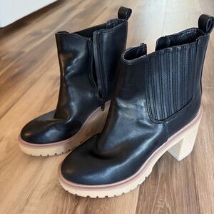 Dolce Vita Black Leather Chunky Heel Lug Sole Boots – Size 7 – Worn Once